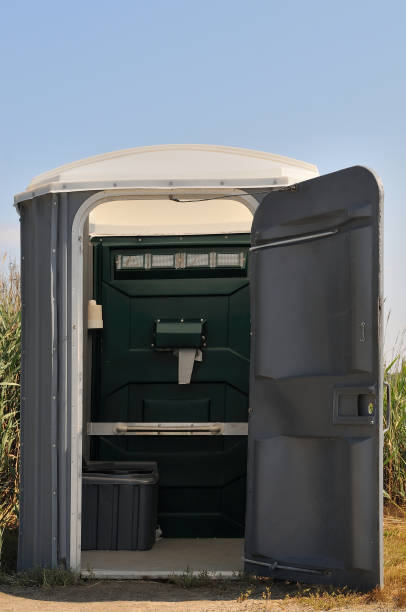 Porta potty delivery and setup in Grand Bay, AL